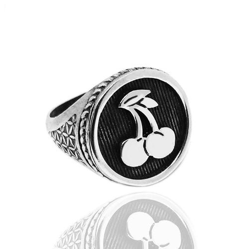 anello modello chevalier argento nero antico da mignolo regolabile personalizzato pietro ferrante nove 25 piccolo tondo sigillo ciliegia stile tattoo rock punk  