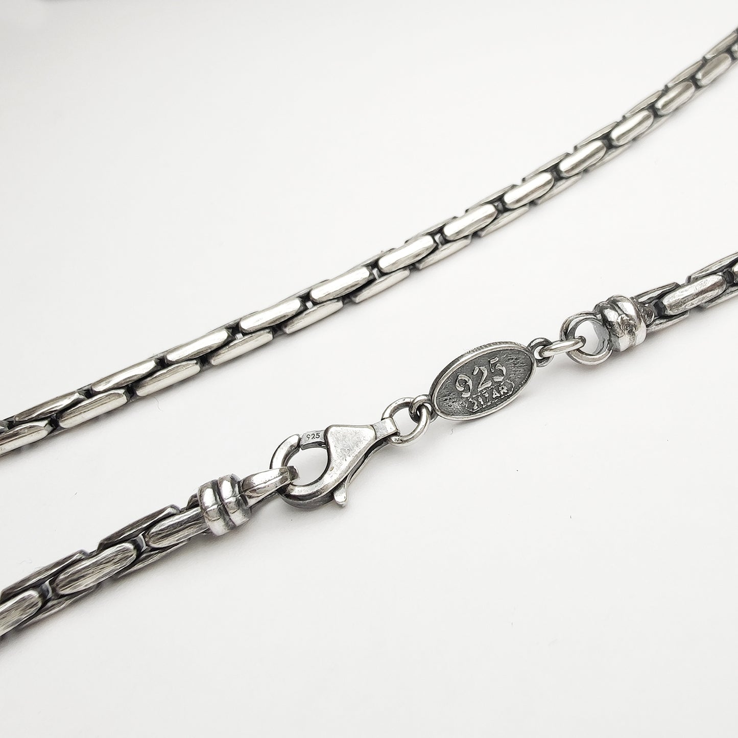 particolare della collana con catena snake cardano in argento 925 chiusura a moschettone idea regalo 18