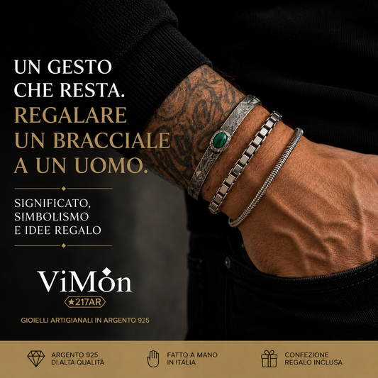 Bracciali uomo artigianali in argento 925 indossati al polso, modello rigido con pietra verde, maglia veneziana e snake realizzati a mano in Italia.