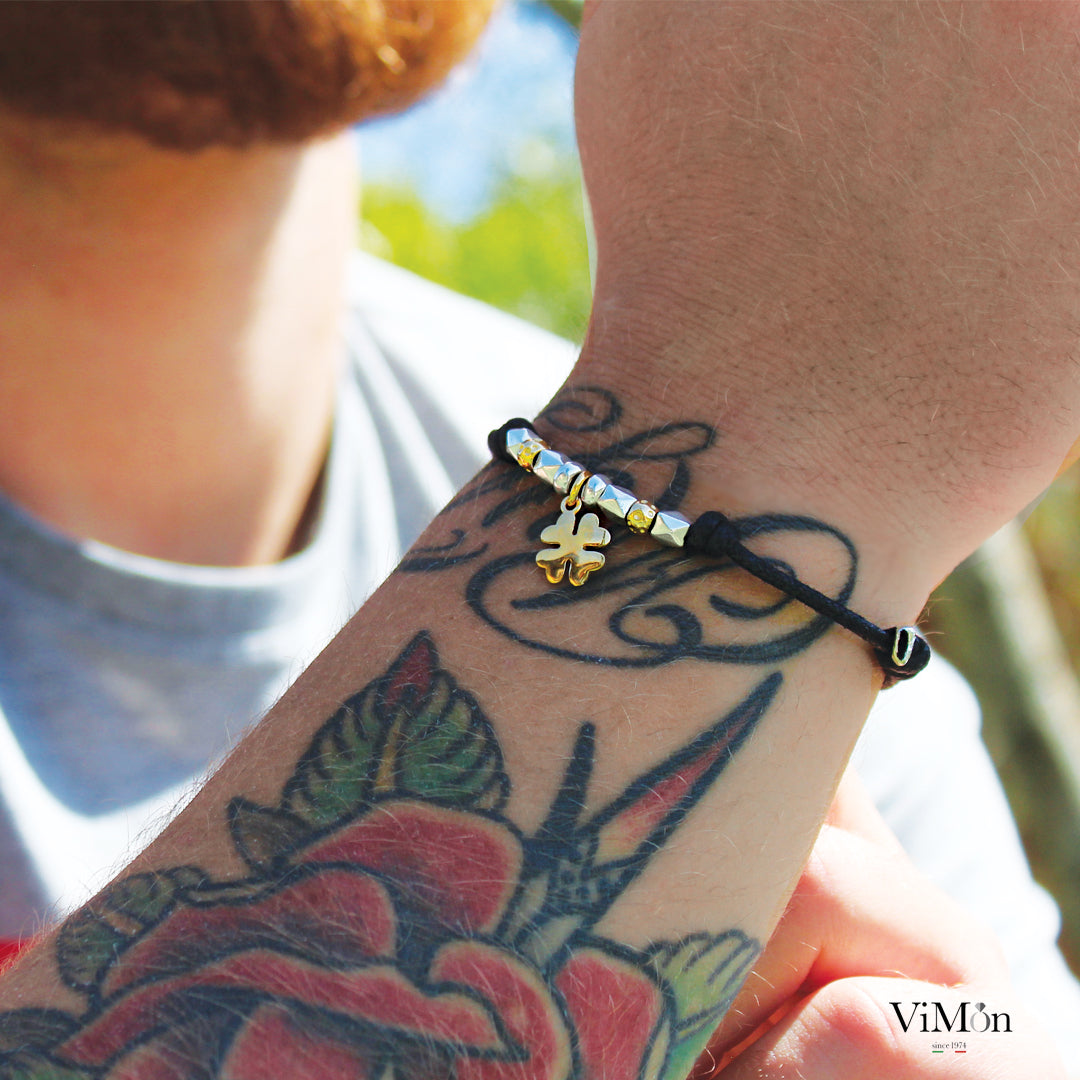 Bracciale uomo cordino nero stud e quadrifoglio. ViMon gioielli