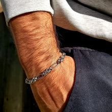 Carica l&#39;immagine nel visualizzatore di Gallery, Bracciale uomo in argento a maglie intrecciate ViMon Gioielli, stile elegante e artigianale fatto a mano
