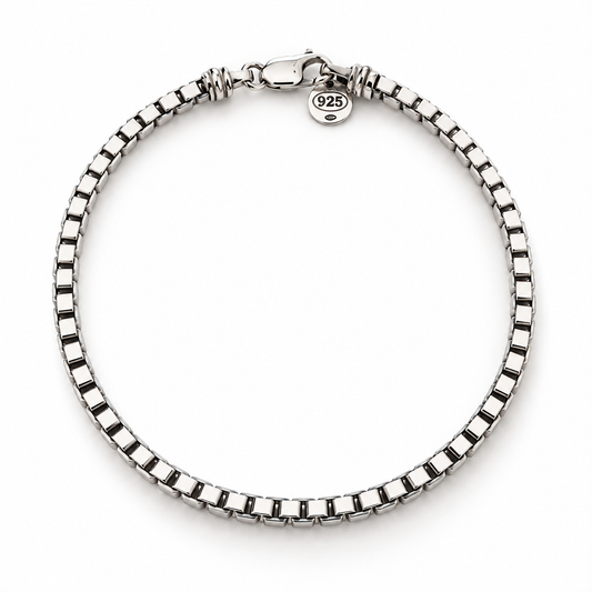 Bracciale uomo in argento 925 massiccio con maglia Veneziana da 3 mm, chiusura a moschettone e targhetta 925, su sfondo bianco.