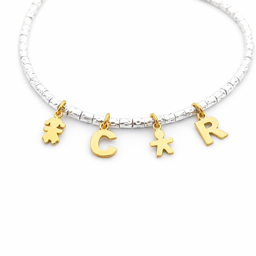 Bracciale mamma personalizzato con combinazione ciondoli figli e iniziali fino a 4 charms.
