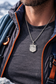 collana montagna indossata da alpinista
