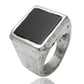 Anello chevalier uomo in argento 925 con pietra nera quadrata liscia, vista frontale