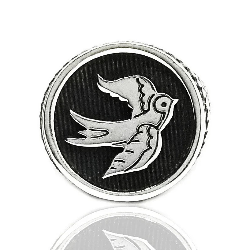 anello chevalier in argento 925 con stemma sigillo rondine marinara stile tatuaggio old school ideale per tutte le dita mignolo anulare medio indice pollice 