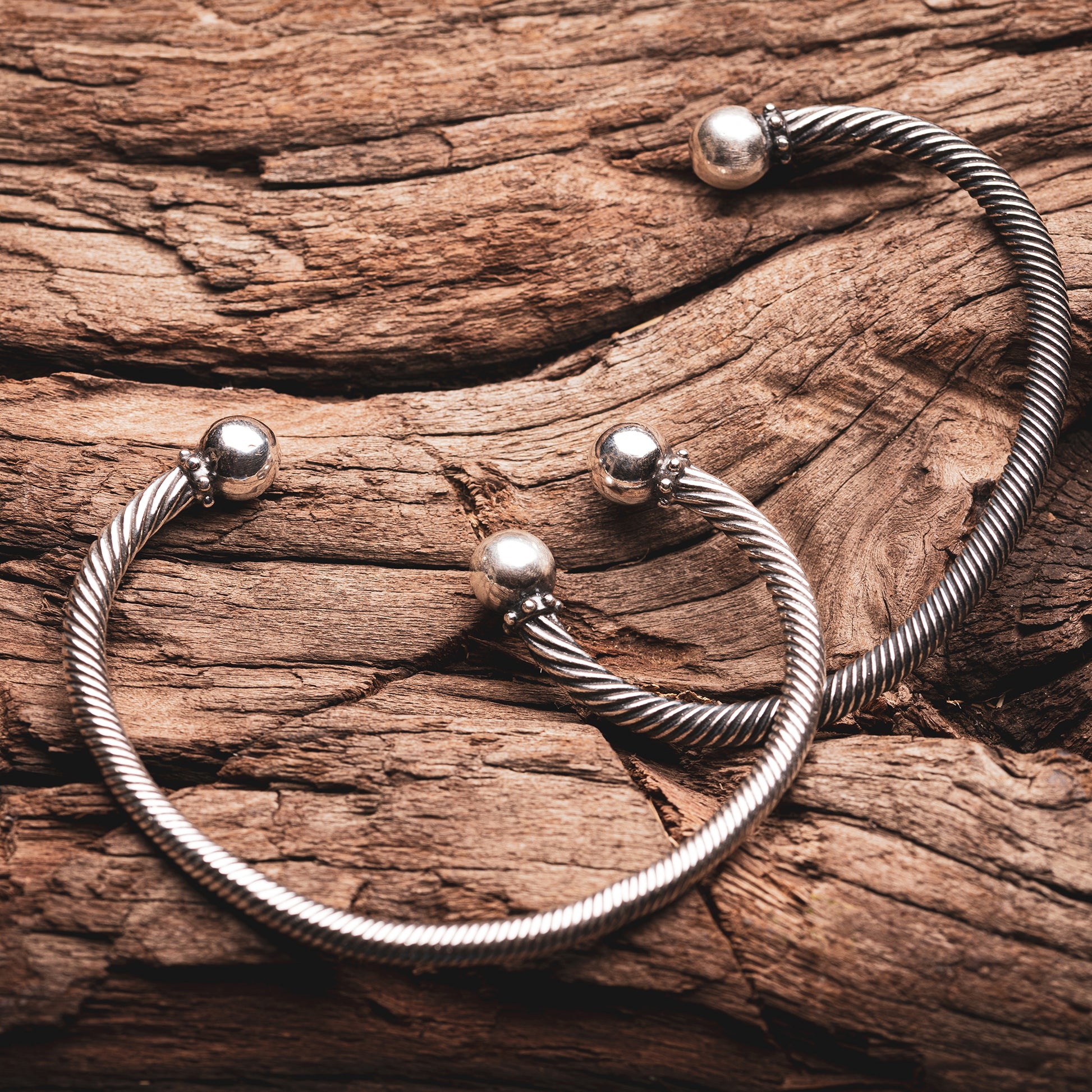 due misura taglie braccialetto da uomo donna unisex rigido schiava bangle torque argento anticato 