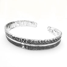 Carica l&#39;immagine nel visualizzatore di Gallery, bracciale artigianale stile etnico da uomo fascia martellata  braccialetto rigido schiava  argento vero 925 nero anticato brunito regalo maschile prezzo basso offerta online
