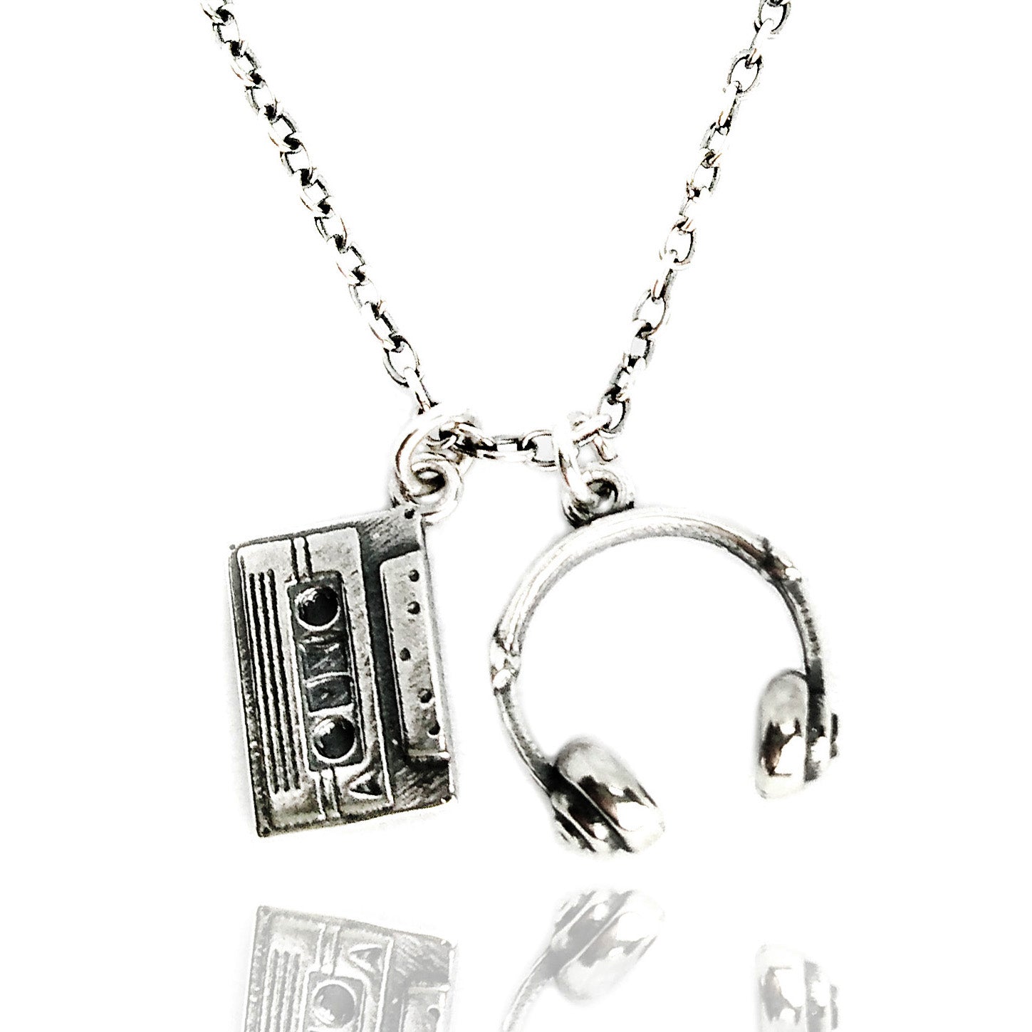 collana collanina catena forzatina con ciondoli pendenti cuffie dj musicassetta musica regalo per uomo ragazzo stile rock punk rap trap trapper vendita online gioielli artigianali in argento a prezzo basso in offerta