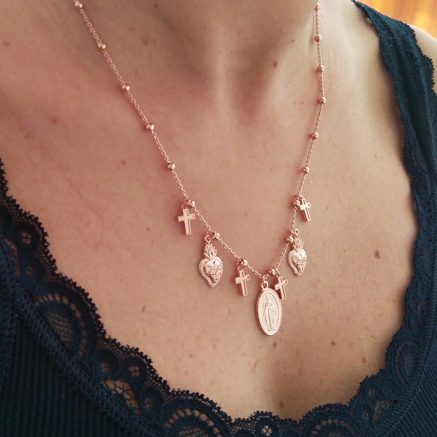 girocollo collana con medaglietta madonna  santa vergine maria del rosario luordes fatima del carmelo delle grazie con cuore sacro ex voto croce 