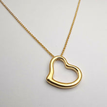 Carica l&#39;immagine nel visualizzatore di Gallery, collana con ciondolo cuore
