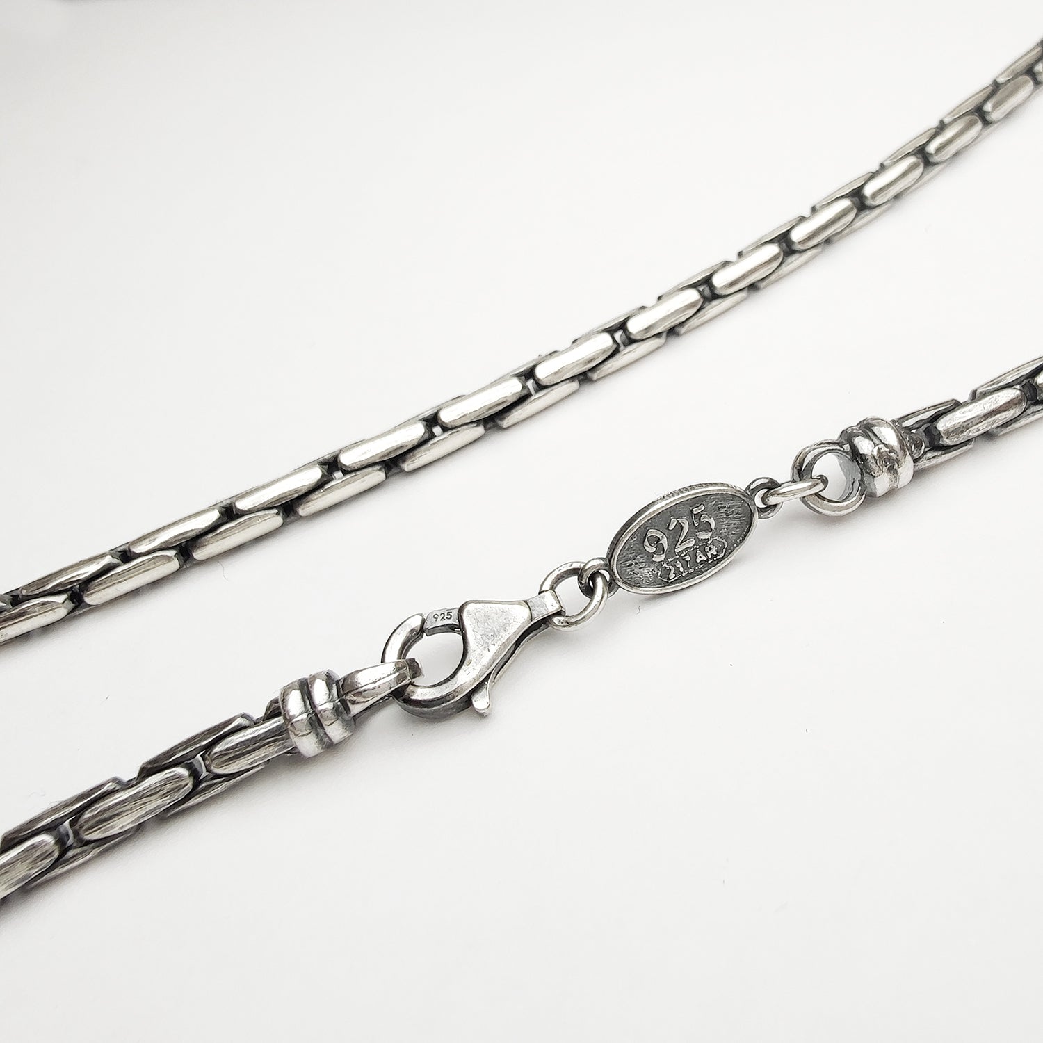 particolare della collana con catena snake cardano in argento 925 chiusura a moschettone  idea regalo 18