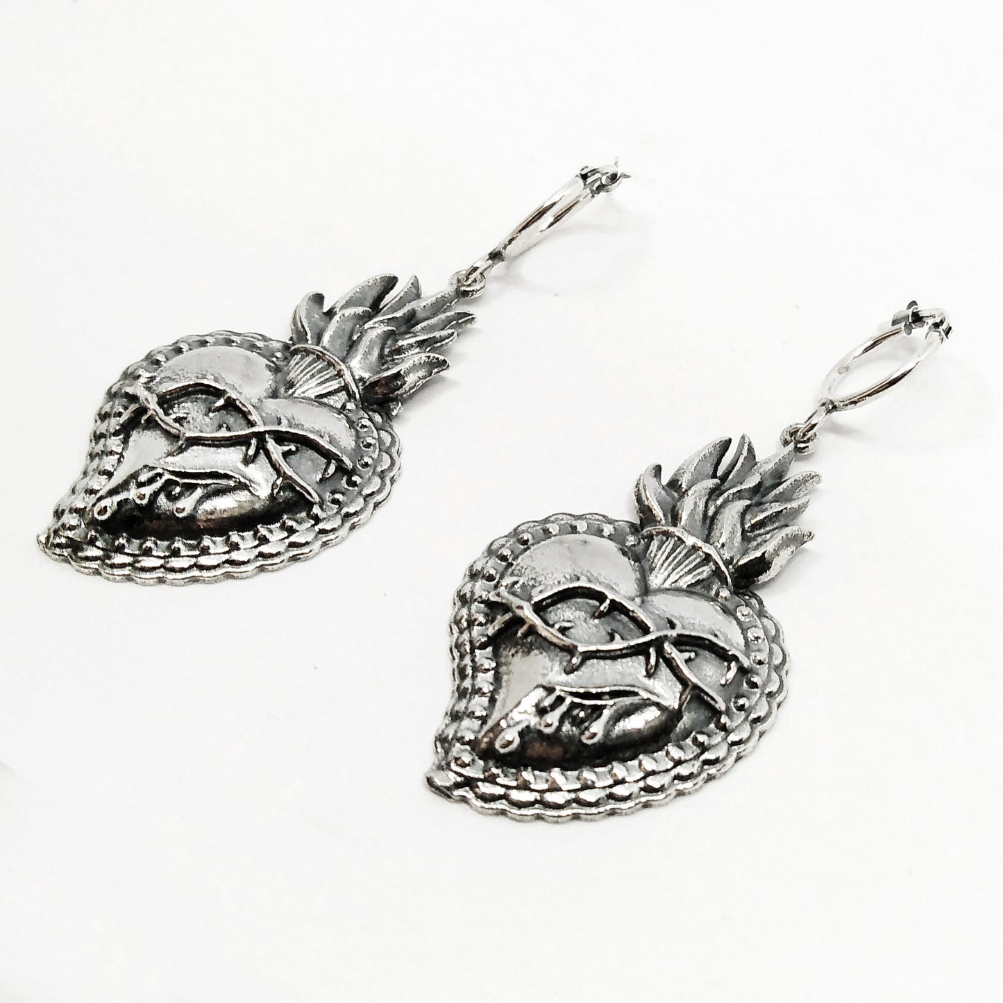 orecchino a ciondolo pendente  sacro cuore gesù maria cuore spinato