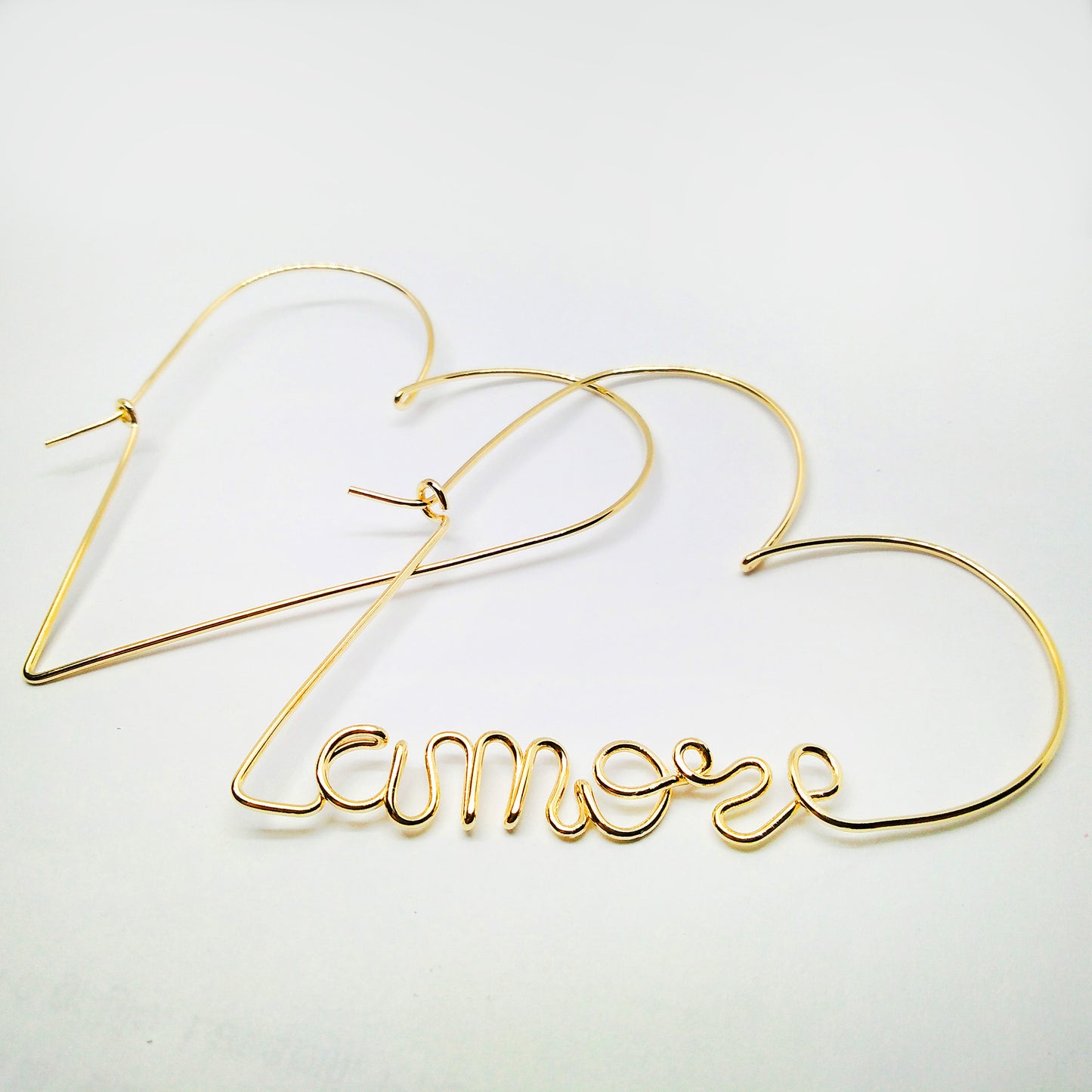 orecchino in argento 925 placcato oro giallo con scritta personalizzabile nome marlù kidult atelieur