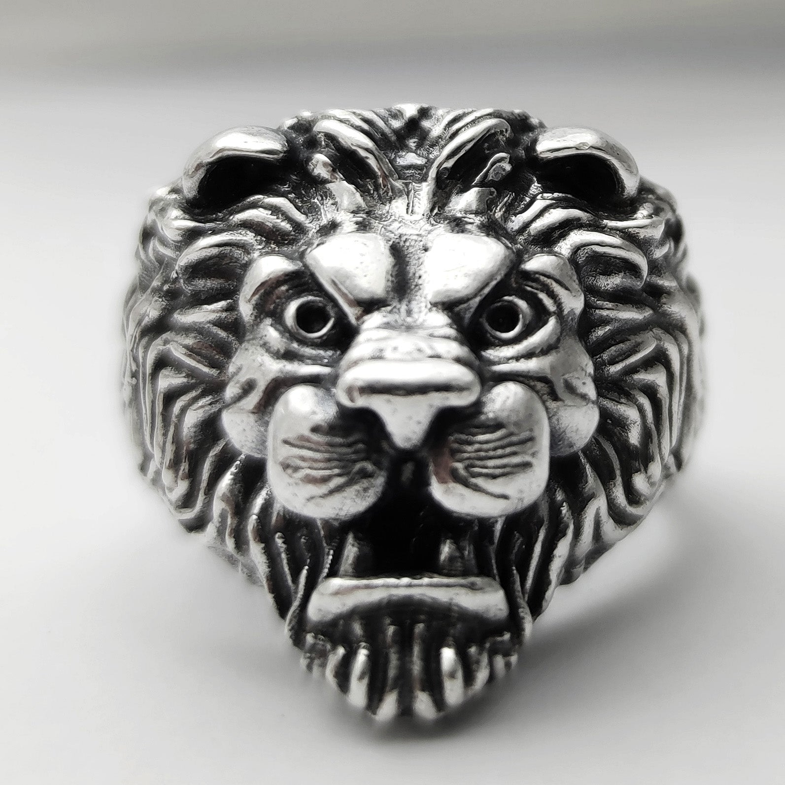 lion ring anello testa di leone realistica 3d argento nero antico guess raspini di giuda stile gotico punk rock prezzo conveniente basso in offerta