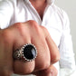 anello pietra nera grande importante in argento 925 con pietra rotonda nera argento 925 antico stile tattoo motociclista harley punk rock  negozio shop vendita online 